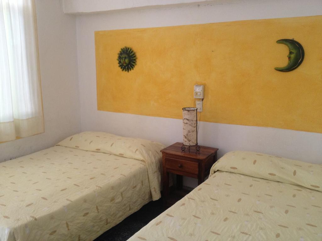Hotel San Lorenzo Barra de Navidad Habitación foto