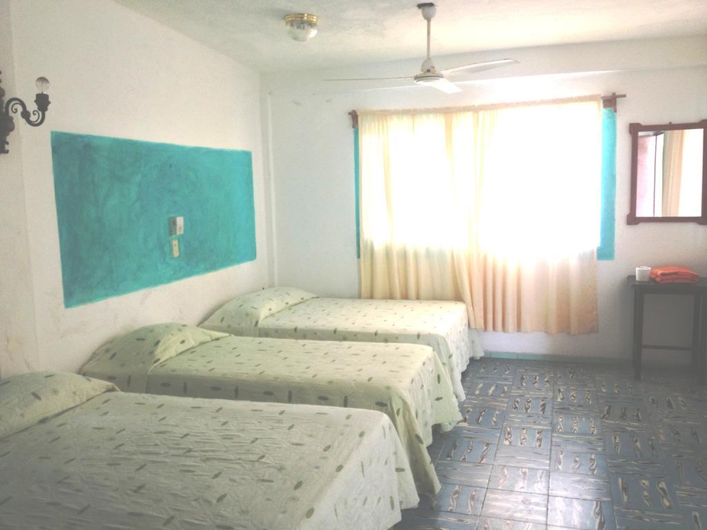Hotel San Lorenzo Barra de Navidad Habitación foto