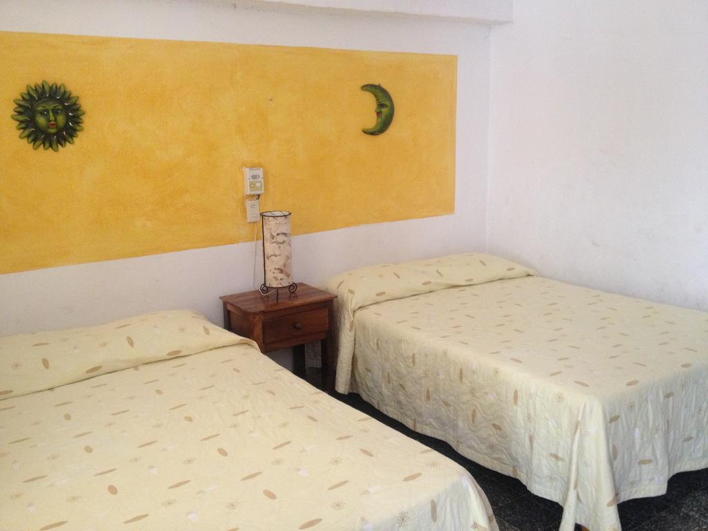 Hotel San Lorenzo Barra de Navidad Habitación foto